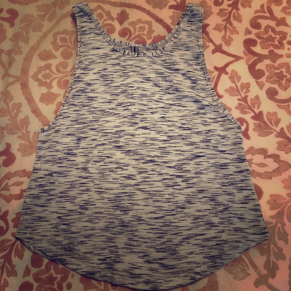 UEC Lululemon Tank Size 4 in black/white/gray